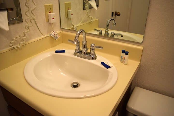 Bathroom sink